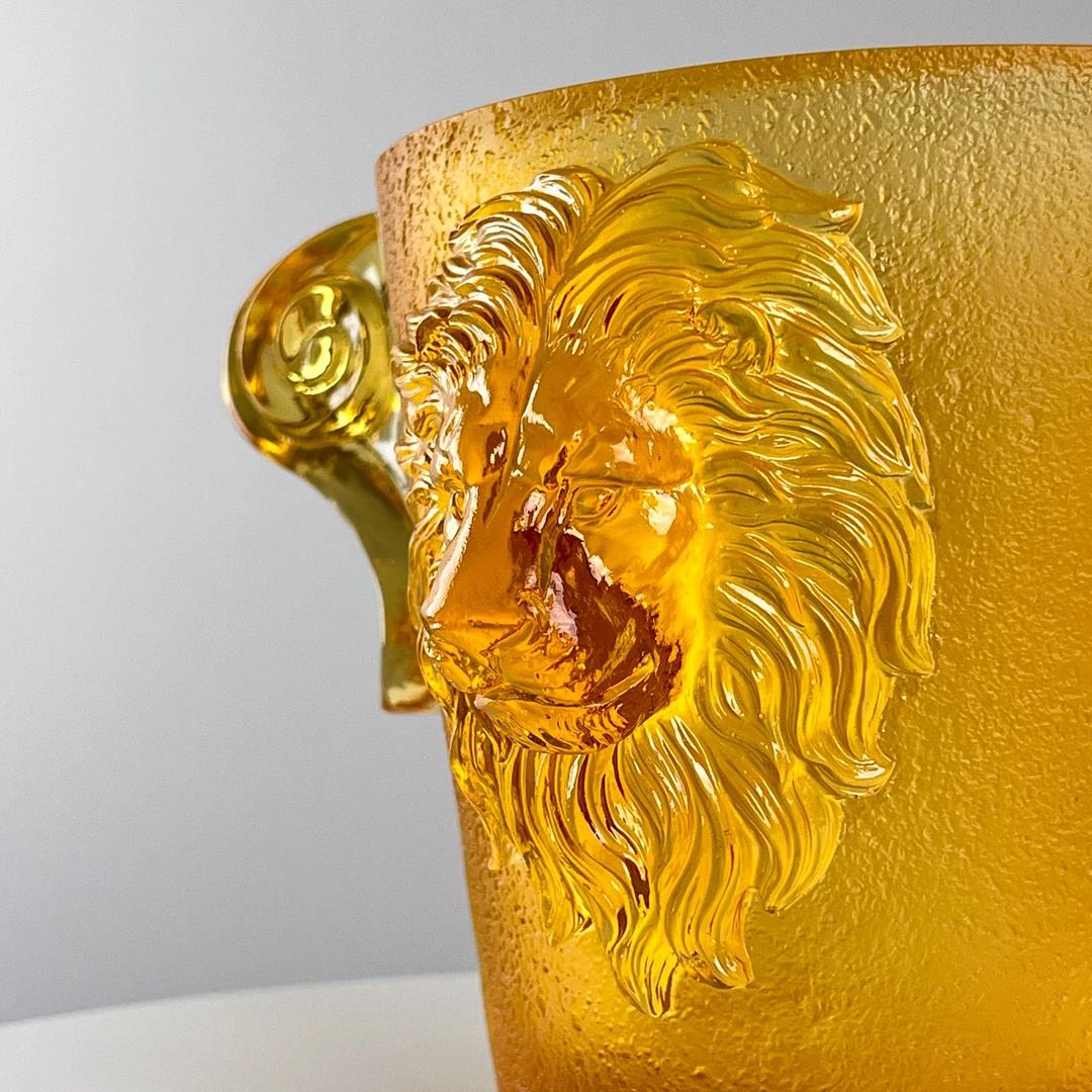 Murrana | Soul of the King — Amber Lion-Relief Glass Vessel